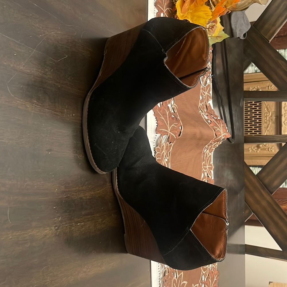Lucky brand, suede wedges